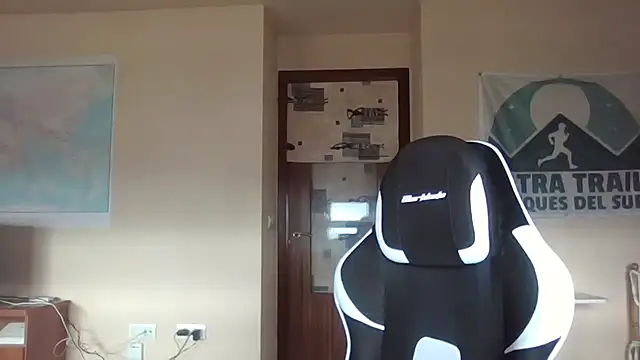 Snapshot of llopaco chatting on 04.25.26 llopaco online show from 04.25.26