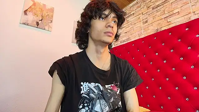 Snapshot of sc0rpius_ chatting on 03.04.25 sc0rpius online show from 03.04.25