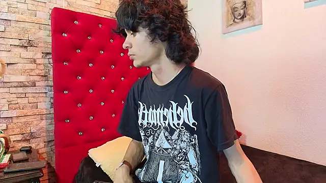 Snapshot of sc0rpius_ chatting on 03.11.25 sc0rpius online show from 03.11.25