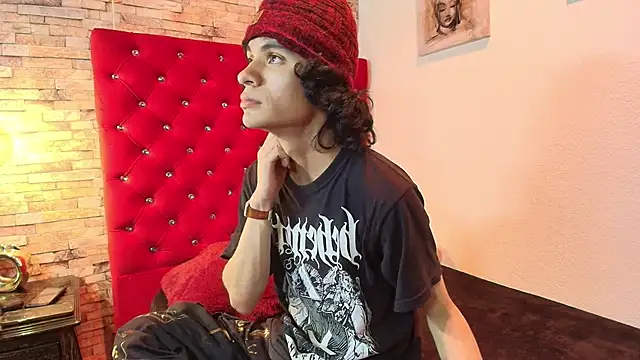 Snapshot of sc0rpius_ chatting on 03.12.25 sc0rpius online show from 03.12.25