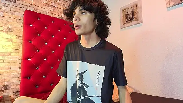 Snapshot of sc0rpius_ chatting on 03.20.25 sc0rpius online show from 03.20.25