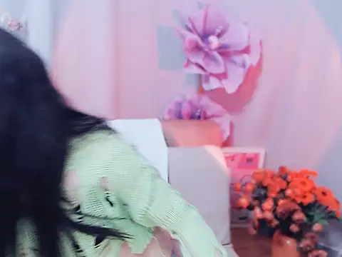 Snapshot of adelamiller chatting on 12.22.25 adelamiller online show from 12.22.25