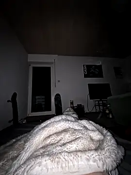 Snapshot of DerechteJunge chatting on 10.19.25 DerechteJunge online show from 10.19.25