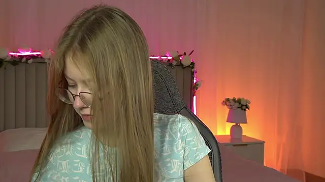 EveMundie online show from 10.03.25