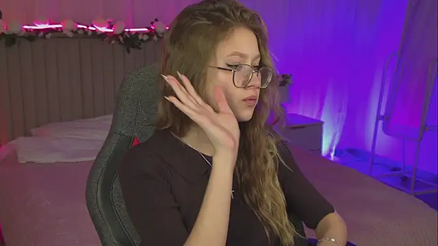 EveMundie online show from 11.14.25