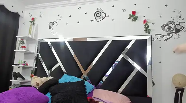 Snapshot of vemon_room chatting on 02.15.25 vemon room online show from 02.15.25