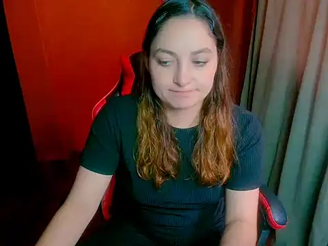 Snapshot of Daianna_m_ chatting on 04.21.26 Daianna m online show from 04.21.26