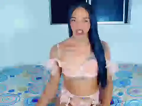 Snapshot of cherry_crushx chatting on 12.20.25 cherry crushx online show from 12.20.25