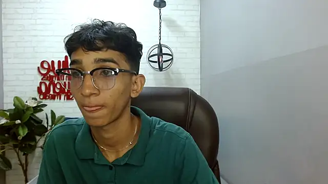 Snapshot of Martin_Linares chatting on 02.17.25 Martin Linares online show from 02.17.25