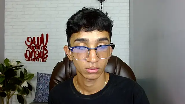 Snapshot of Martin_Linares chatting on 02.20.25 Martin Linares online show from 02.20.25