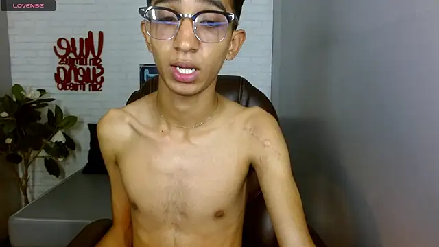 Snapshot of Martin_Linares chatting on 02.24.25 Martin Linares online show from 02.24.25