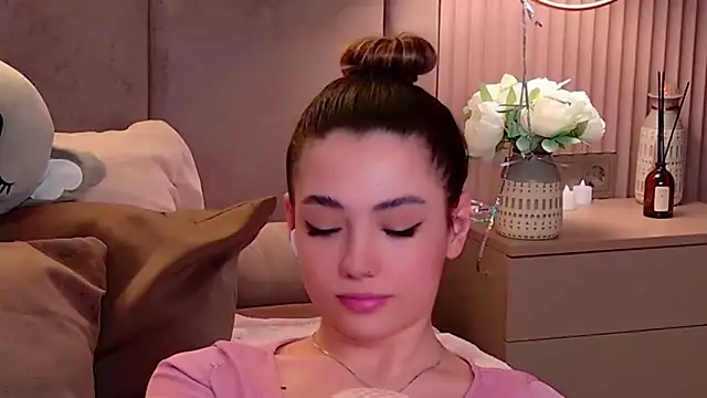 Snapshot of Alice_Deleon chatting on 02.17.25 Alice Deleon online show from 02.17.25