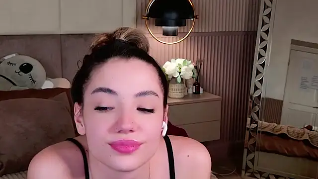 Snapshot of Alice_Deleon chatting on 02.28.25 Alice Deleon online show from 02.28.25