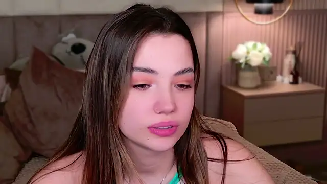 Snapshot of Alice_Deleon chatting on 03.03.25 Alice Deleon online show from 03.03.25