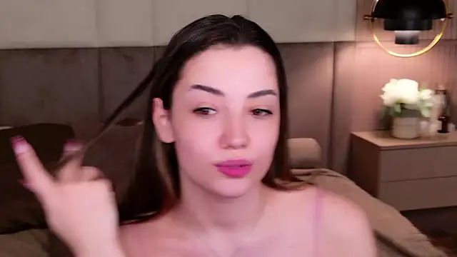 Snapshot of Alice_Deleon chatting on 03.08.25 Alice Deleon online show from 03.08.25
