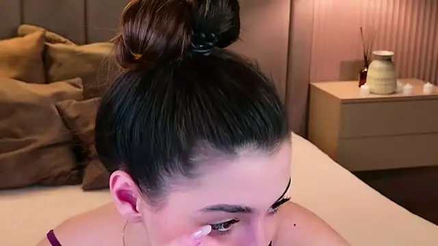 Alice Deleon online show from 11.06.25