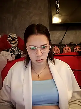 EmmaSulivan online show from 10.10.25