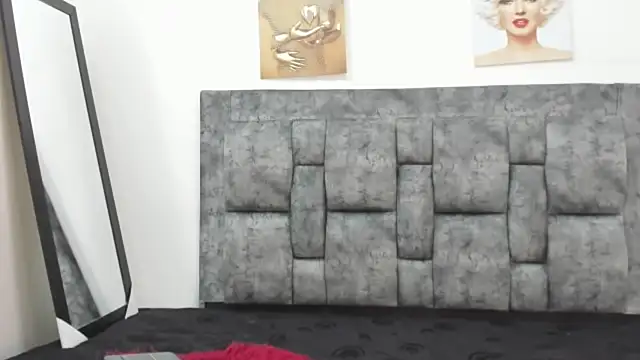 Chloe diamondss online show from 03.16.25