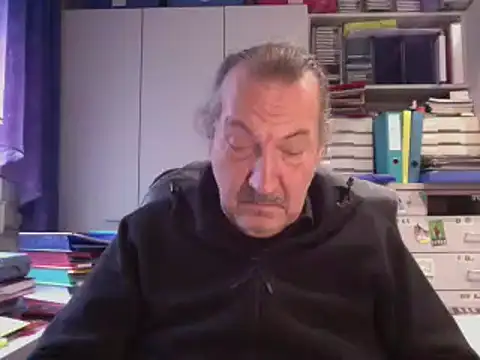 Snapshot of HMStraps01 chatting on 12.06.24 HMStraps01 online show from 12.06.24