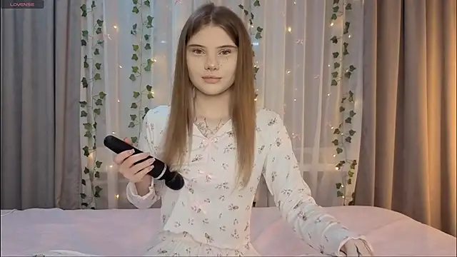 Snapshot of CarolinePepper chatting on 02.19.26 CarolinePepper online show from 02.19.26