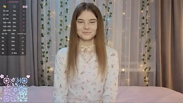 Snapshot of CarolinePepper chatting on 02.22.26 CarolinePepper online show from 02.22.26