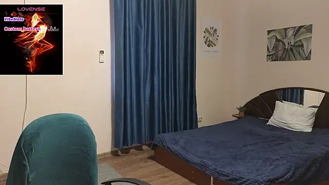 Snapshot of Sandra_Snowflake chatting on 10.24.25 Sandra Snowflake online show from 10.24.25