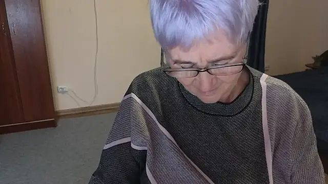 Snapshot of Sandra_Snowflake chatting on 11.06.25 Sandra Snowflake online show from 11.06.25