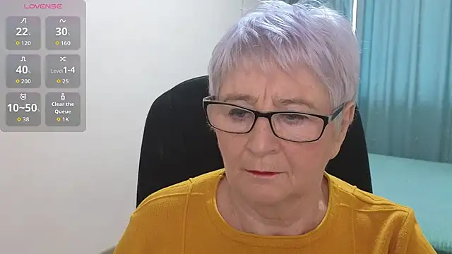 Snapshot of Sandra_Snowflake chatting on 11.22.25 Sandra Snowflake online show from 11.22.25