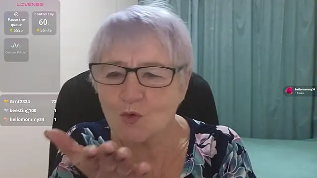 Snapshot of Sandra_Snowflake chatting on 12.01.25 Sandra Snowflake online show from 12.01.25