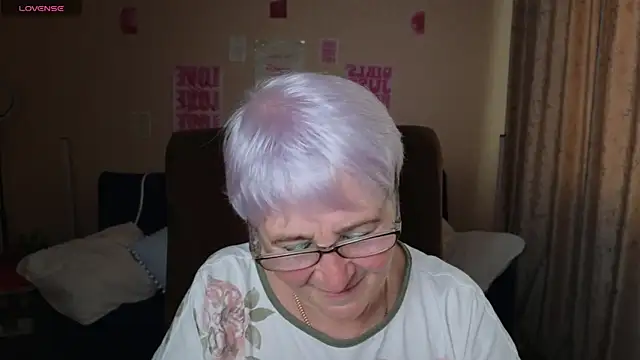 Snapshot of Sandra_Snowflake chatting on 05.07.26 Sandra Snowflake online show from 05.07.26