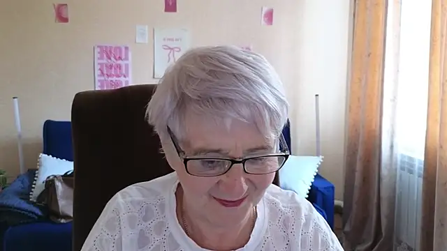 Snapshot of Sandra_Snowflake chatting on 05.19.26 Sandra Snowflake online show from 05.19.26