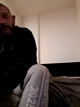 Snapshot of Hector87ZGB chatting on 02.17.25 Hector87ZGB online show from 02.17.25