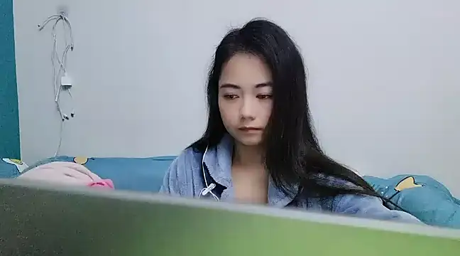 Snapshot of Lucy-xixi chatting on 02.23.25 Lucy-xixi online show from 02.23.25