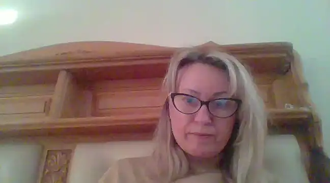 Snapshot of Mary888x chatting on 02.21.25 Mary888x online show from 02.21.25