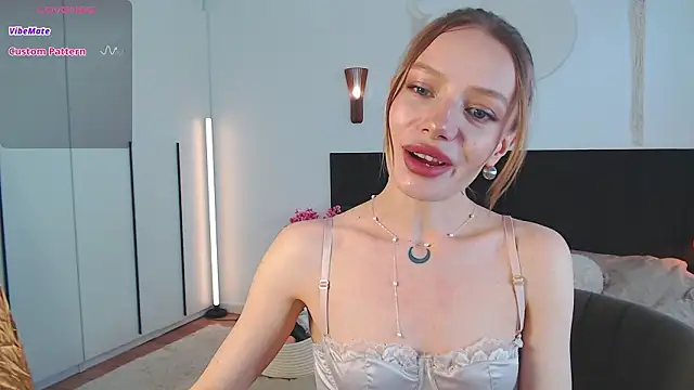 LunaticaBae online show from 03.14.26