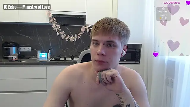 Snapshot of yourlildemon chatting on 06.17.26 yourlildemon online show from 06.17.26