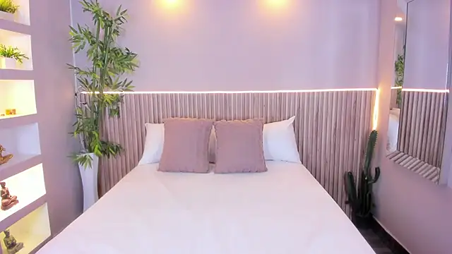 GeorginaReyes online show from 04.13.26