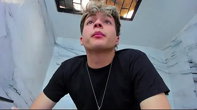 Snapshot of stonne69 chatting on 10.17.25 stonne69 online show from 10.17.25