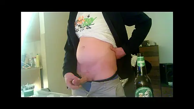 Snapshot of VickyDevilEU chatting on 12.14.24 VickyDevilEU online show from 12.14.24