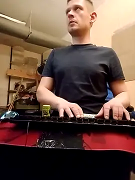 Snapshot of VickyDevilEU chatting on 10.24.25 VickyDevilEU online show from 10.24.25