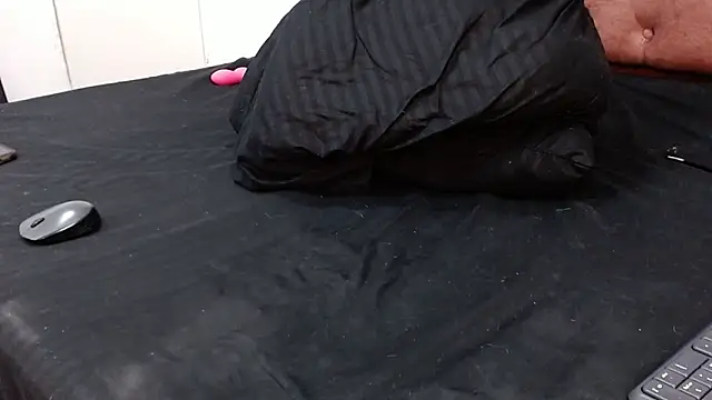 Mia  coluccy online show from 03.05.25