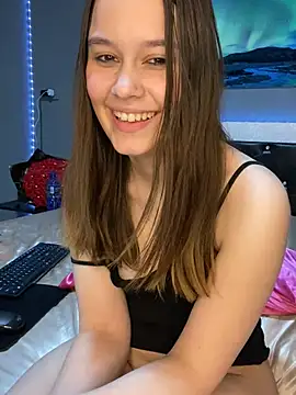 Snapshot of Siena_Amaris chatting on 03.22.25 Siena Amaris online show from 03.22.25