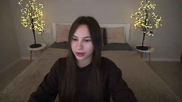 PaigePrado online show from 10.04.25