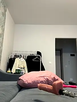 AlishaPrettyBlade online show from 12.20.25