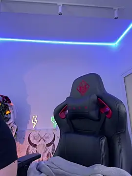 AshleySkott  online show from 10.30.25