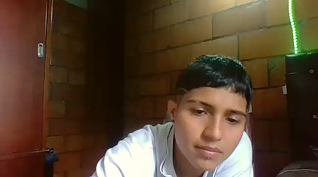 Snapshot of cora-gunn chatting on 03.12.25 cora-gunn online show from 03.12.25