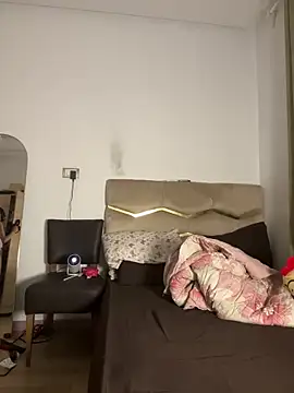 Snapshot of Roroo002 chatting on 09.18.25 Roroo002 online show from 09.18.25