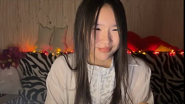 Asian Vi online show from 03.14.25