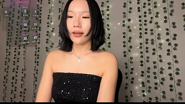 Snapshot of Asian_Vi chatting on 04.26.26 Asian Vi online show from 04.26.26