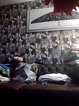 Snapshot of Louna45dv chatting on 09.15.25 Louna45dv online show from 09.15.25